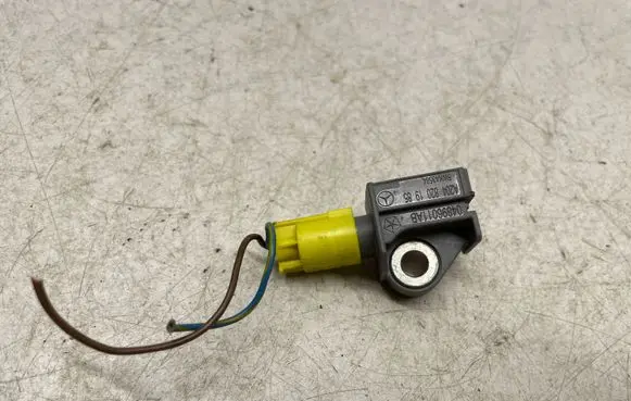 Mercedes-Benz C W204 Airbag deployment crash/impact sensor A2048201985