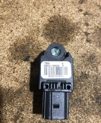 Toyota Avensis T250 Airbag deployment crash/impact sensor 8983102020 0508769091