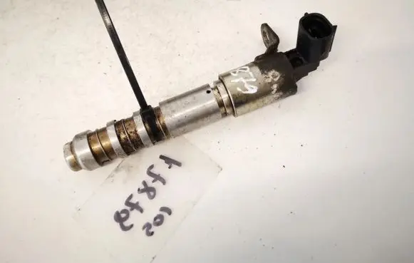 Cadillac CTS Camshaft vanos timing valve 12588943