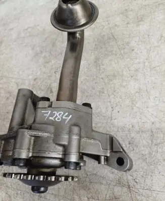 Volkswagen Touran I Oil pump 038115105C 01834513 038115121A
