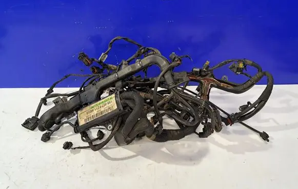 Mercedes-Benz CLS C218 X218 Engine installation wiring loom A2720105400