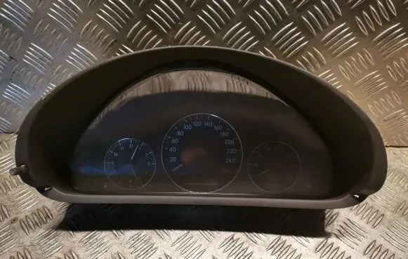 Mercedes-Benz CLK A209 C209 Speedometer (instrument cluster) 2095408711 A2095408711