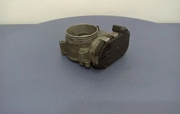 Volvo V50 Throttle body valve 8687927