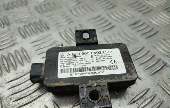 Mercedes-Benz A W176 Tire pressure control unit A0009008402