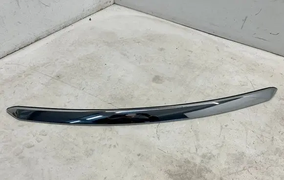 Toyota Hilux VIII Bonnet wind deflector 757700K351 757700K361