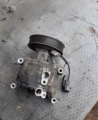 Toyota Corolla E120 E130 Air conditioning (A/C) compressor (pump) SCSAO6C 447260796I