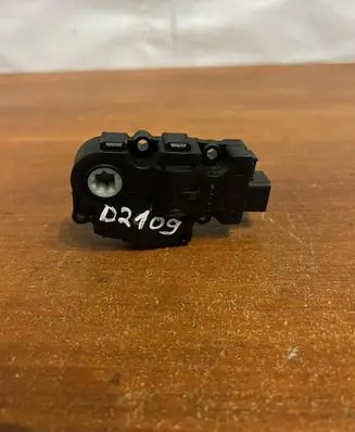 Mercedes-Benz C W204 A/C air flow flap actuator/motor 410475520 D2109