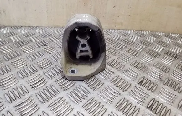 Volvo XC90 Engine mount bracket 31480553