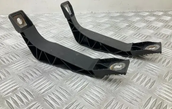 Audi Q3 8U Radiator support slam panel bracket 8U0805527 8U0805528