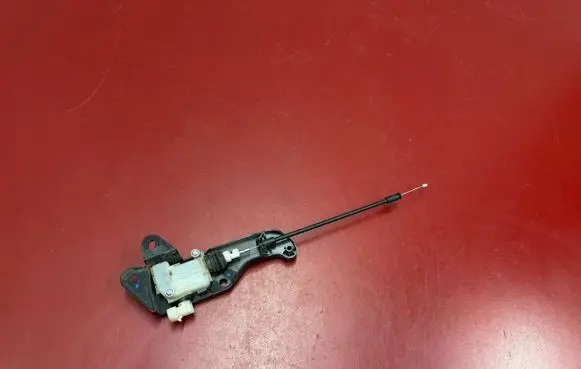 Tesla Model 3 Engine bonnet/hood lock/catch 109879000D 1098790