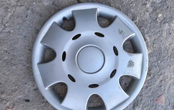 Seat Ibiza III (6L) R14 wheel hub/cap/trim 6L0601147C