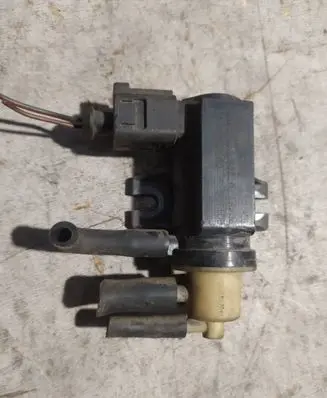 Volkswagen PASSAT B6 Vacuum valve 1K0906627A