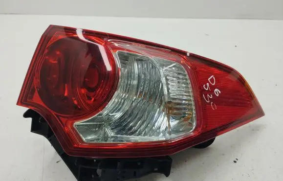 Honda Accord Rear/tail lights E412710 P7196R