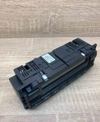 Volkswagen PASSAT B5.5 Climate control unit 3B1907044H WithPlug