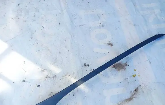 Opel Zafira A Windshield trim 76556MA