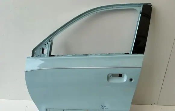 Renault Twingo III Front door