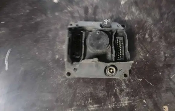 Mercedes-Benz C W202 Engine control unit/module 0185454132