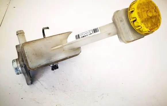 Nissan X-Trail T30 Brake fluid reservoir 