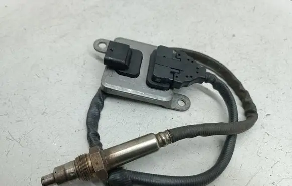 Mercedes-Benz C W205 Lambda probe sensor A0009053606 5WK96682F 0009053606