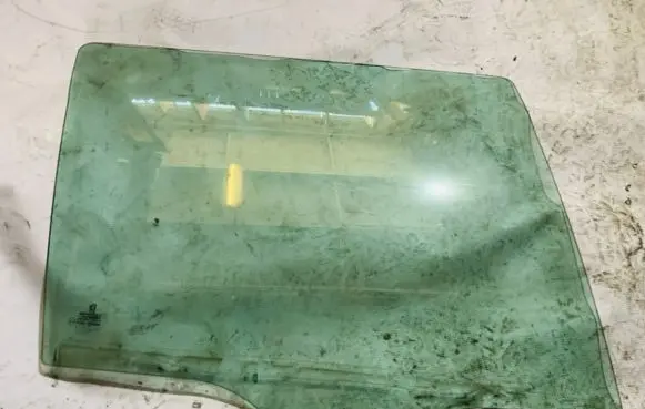 Peugeot 406 Rear door window glass 