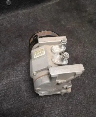 Chrysler Pacifica Air conditioning (A/C) compressor (pump) P68251535AE 045000W980 2124255