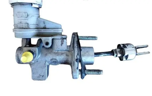 Mitsubishi L200 Power steering fluid tank/reservoir 