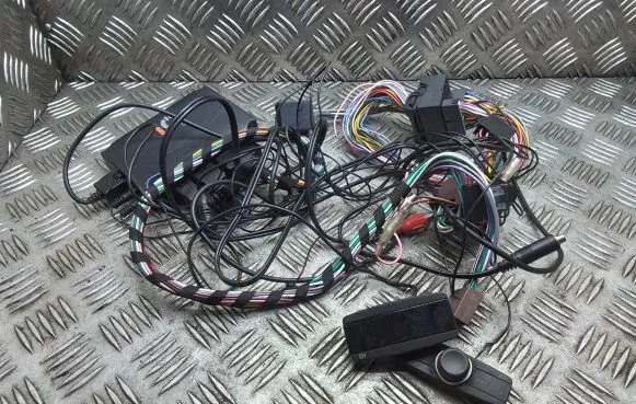 Volkswagen Golf IV Hands-free kit IOPLAY2 IOPLAY2C