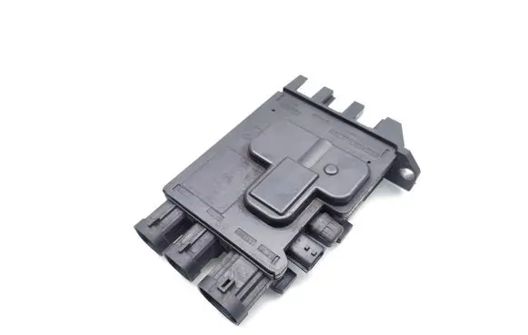 Opel Vivaro Battery control module