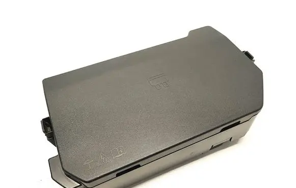 Volkswagen Crafter Fuse box cover 7C0882337