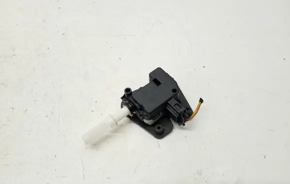 Audi A4 S4 B7 8E 8H Tailgate boot lock/latch motor 8E9827833
