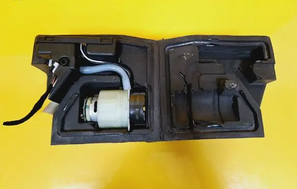 Mercedes-Benz A W168 Central locking vacuum pump 1688000348