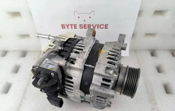 Volkswagen PASSAT B8 Generator/alternator 04L903030