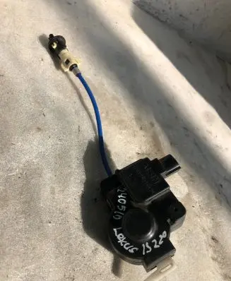 Lexus IS 220D-250-350 Fuel tank cap lock M15gf5