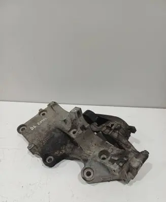 Volkswagen PASSAT B6 Generator/alternator bracket 038903143AF 03g903315c
