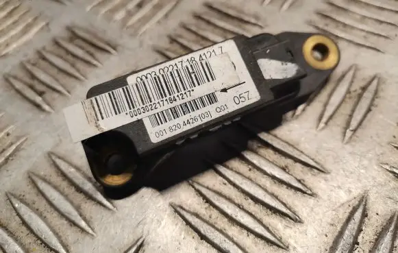 Mercedes-Benz C W203 Airbag deployment crash/impact sensor 0018204426