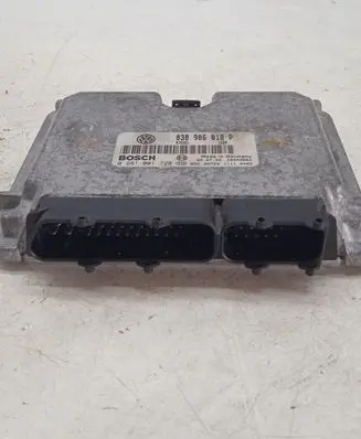 Volkswagen PASSAT B5 Engine control unit/module 038906018P