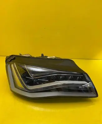 Audi A8 S8 D4 4H Headlight/headlamp 4H0941004