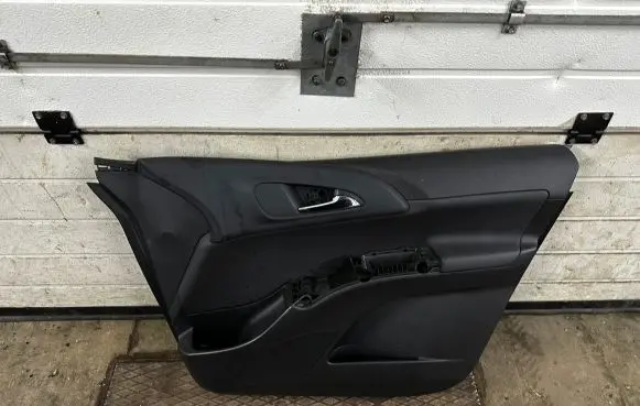 Opel Meriva B Front door card panel trim 05982