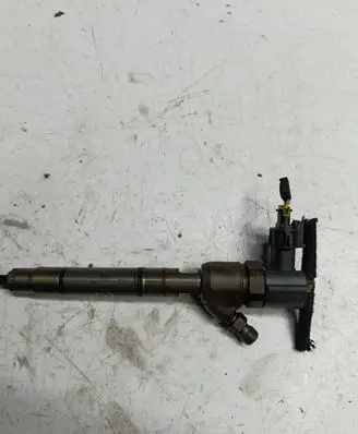 Fuel injector