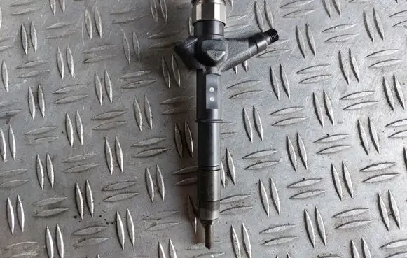Nissan Primera Fuel injector 16600BN800