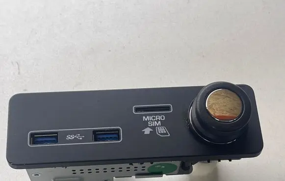 Land Rover Range Rover Sport L494 USB socket connector JPLA19E110BB