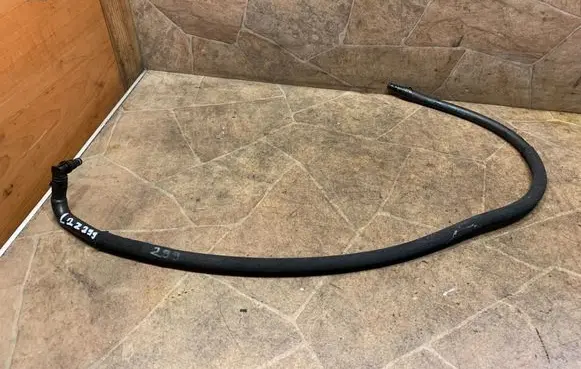 Mercedes-Benz SL R230 Engine coolant pipe/hose A2305010525