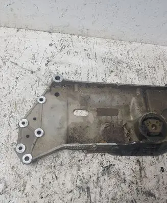 Seat Altea XL Gearbox mount 1K0199369