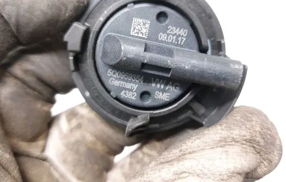 Volkswagen Tiguan Airbag deployment crash/impact sensor 5Q0959354