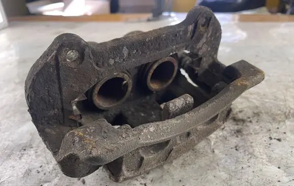 Hyundai Santa Fe Front brake caliper