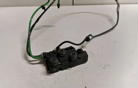 Land Rover Range Rover Sport L494 Air suspension valve block RVH000055