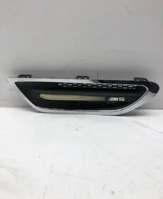 BMW 5 F10 F11 Front fender indicator light