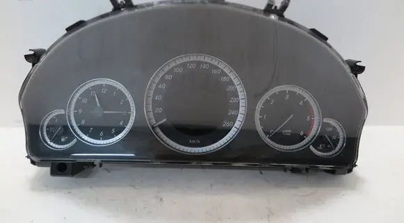 Mercedes-Benz E W212 Speedometer (instrument cluster) A2129000814 82045300 2049023003
