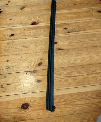 Nissan Qashqai Rubber seal front door window/glass 