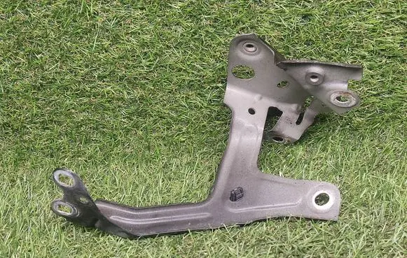 BMW 5 G30 G31 G38 Fender mounting bracket 7349618 734961814